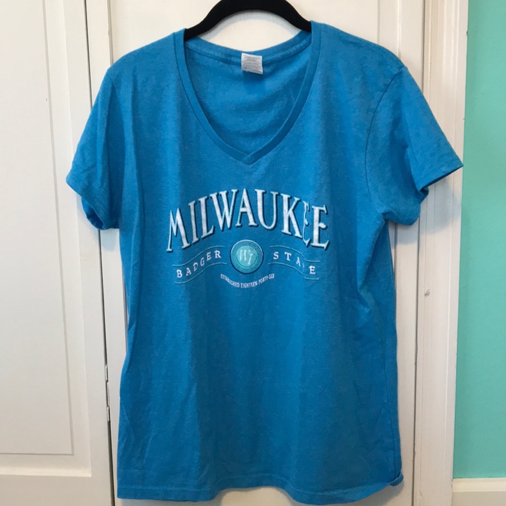 Short sleeved v-neck Milwaukee t-shirt